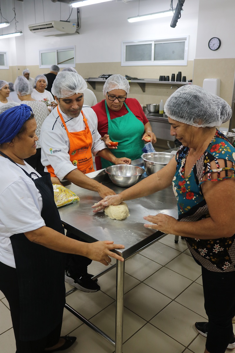 Escola de gastronomia social oferece cursos gratuitos em setembro