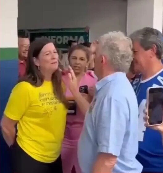 Oscar Rodrigues e Lia Gomes se desentendem durante votação