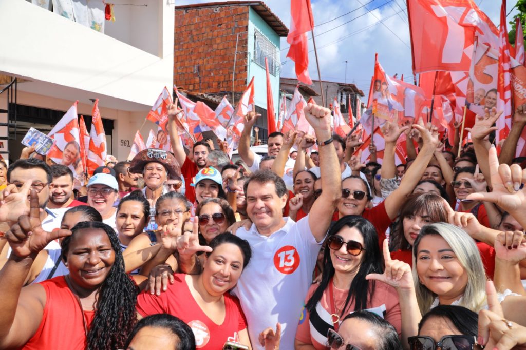 Evandro Leitão apresenta propostas para mulheres e trabalhadores