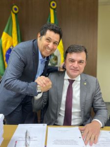 Fernando Santana é apresentado como candidato à presidência da Alece