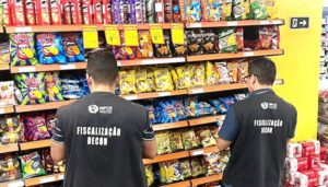 Mercado em Itapajé é autuado por vender produtos vencidos