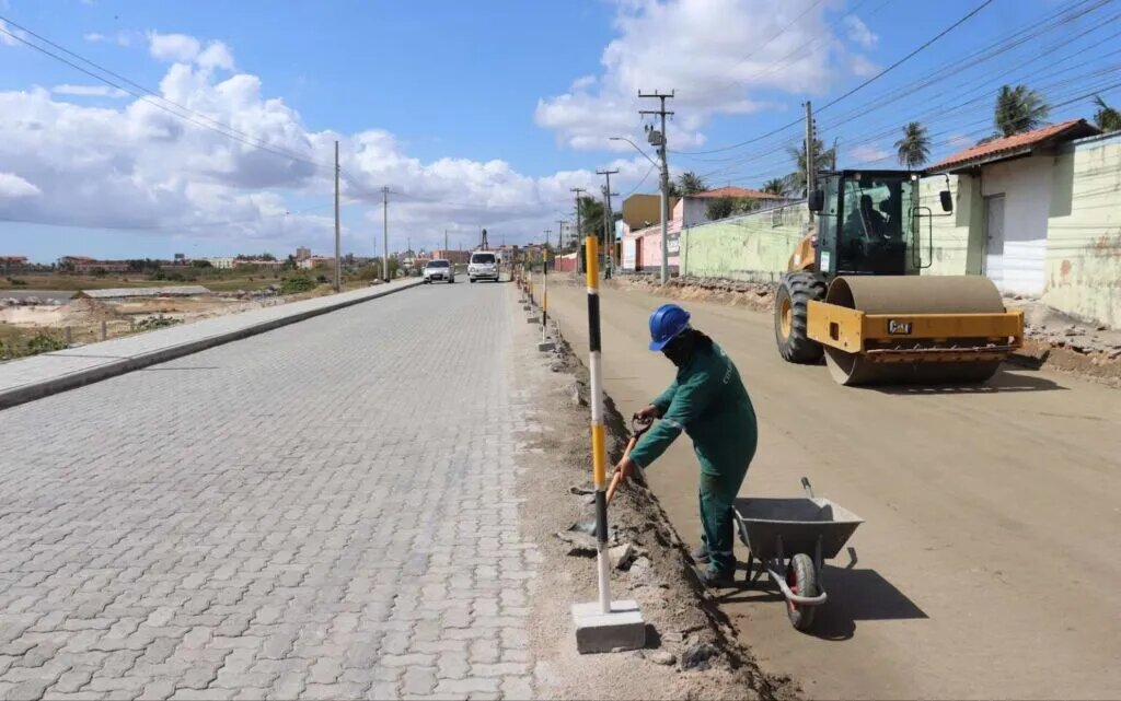 Ceará inaugura duplicação da via que liga Icaraí e Cumbuco