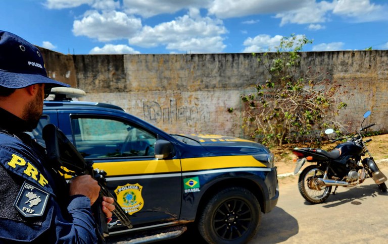 Motocicleta clonada é encontrada pela PRF em São Luís do Curu