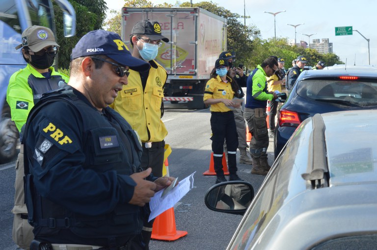 PRF intensifica fiscalização nas rodovias do Ceará na Operação Rodovida