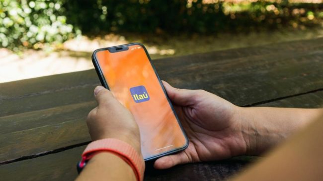 Itaú passa por falhas em sistema bancário digital