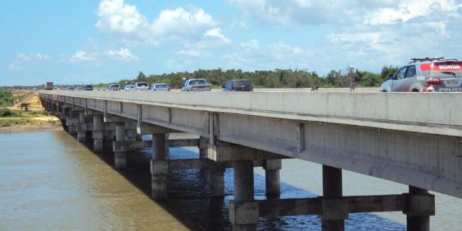 Dnit comunica restrições para condutores que irão passar pela ponte sobre o Rio Jaguaribe com destino à Aracati, neste Carnaval - (Foto: Internet)