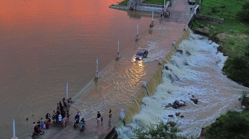 Prefeitura de Quiterianópolis suspende aulas após rompimento de barragem