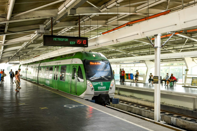Além da alta quantidade de passageiros transportados pelo VLT de Fortaleza diariamente, a obra deve impactar na geração de empregos - (Foto: Governo do Estado)