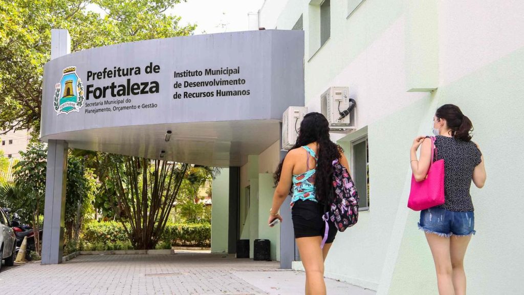 Imparh abre seleção para professores de Português e idiomas