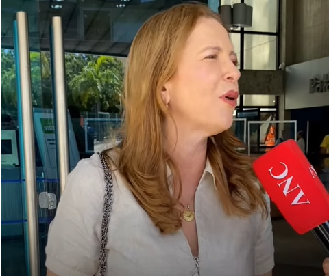 Prefeita de Crateús, Janaína Farias (PT) afirmou que se sente honrada em ter Lula como presidente para auxiliar o seu município - (Foto: REDE ANC)