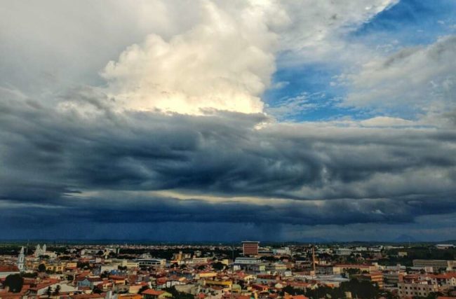 Instabilidades provocam chuvas isoladas e máximas de 36°C no Ceará