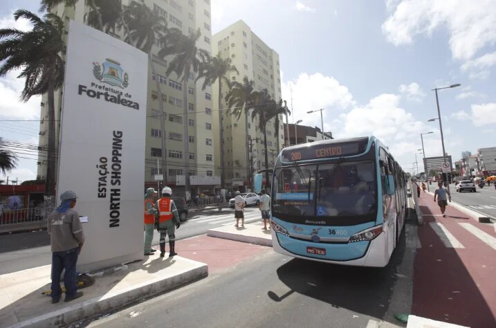 Interdição em estações de ônibus altera trajeto na Bezerra de Menezes