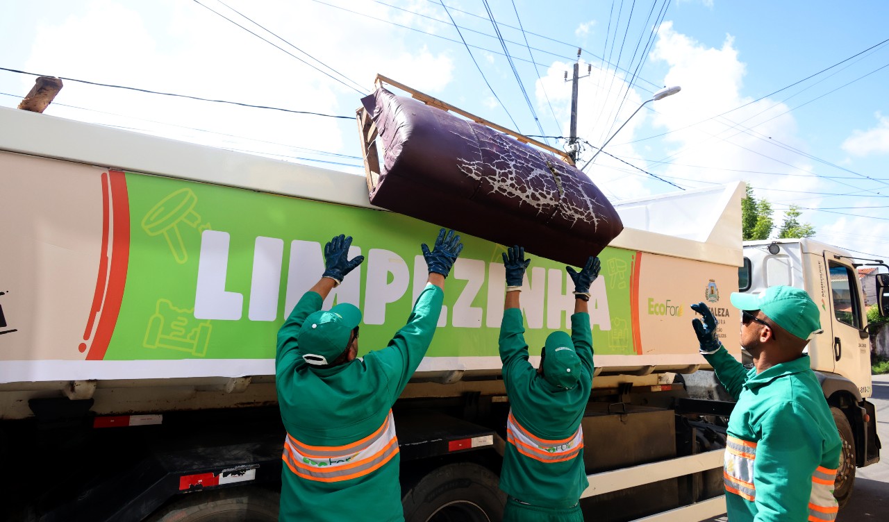 Caminhão Limpezinha atende as Regionais de Fortaleza entre os dias 12 e 17