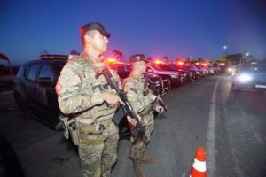 Operação leva mais de 400 policiais para as ruas da Grande Fortaleza