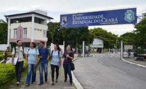 Uece aplica 2ª fase do Vestibular 2025.2 neste domingo e segunda