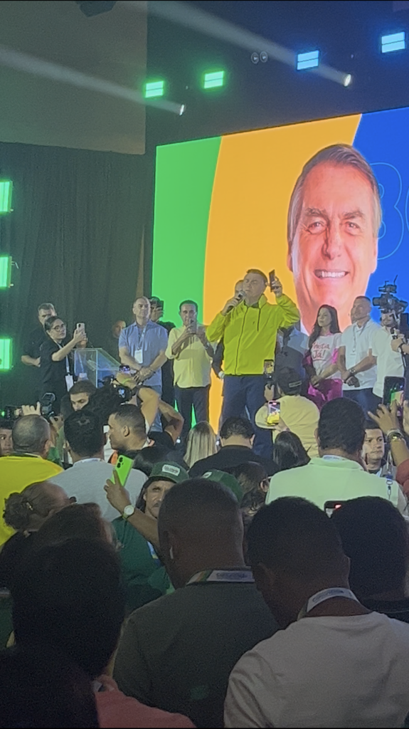 Bolsonaro participa de evento do PL no Ceará e diz ser vítima de perseguição política