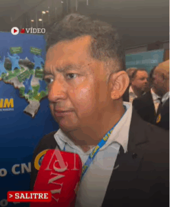 Rondilson Ribeiro, prefeito de Salitre, reconheceu o papel do líder do Governo Lula em apoio às causas dos municípios do Ceará - (Foto: REDE ANC)