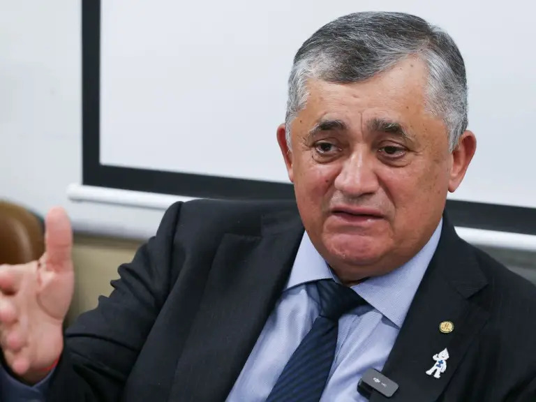 PT quer ampliar federação com PSB e PDT para 2026