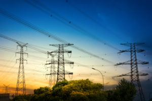 Reforma elétrica prevê energia gratuita e reajuste tarifário