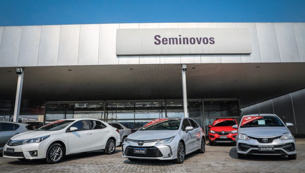 Carros populares lideram avanço nas vendas de seminovos