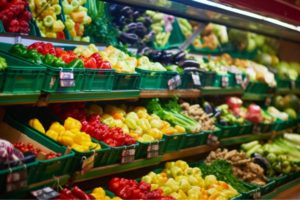 Alimentação saudável é inviável para 70% dos brasileiros, diz estudo
