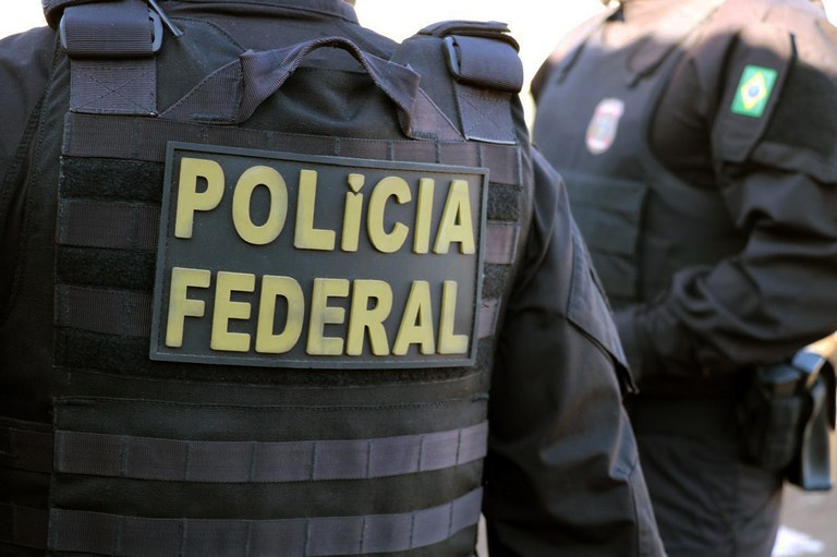 PF desarticula rede de venda de diplomas com atuação em 12 estados