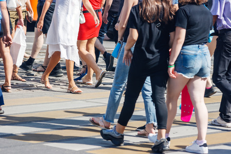Mulheres estão tendo menos filhos e engravidando mais tarde, aponta IBGE