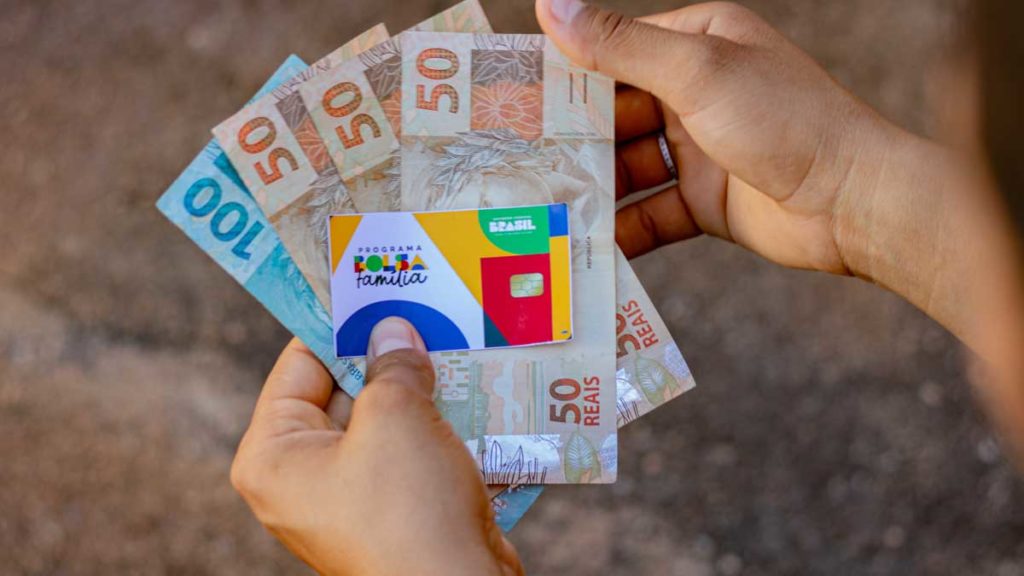 Bolsa Família supera empregos formais no Ceará e em outros 11 estados