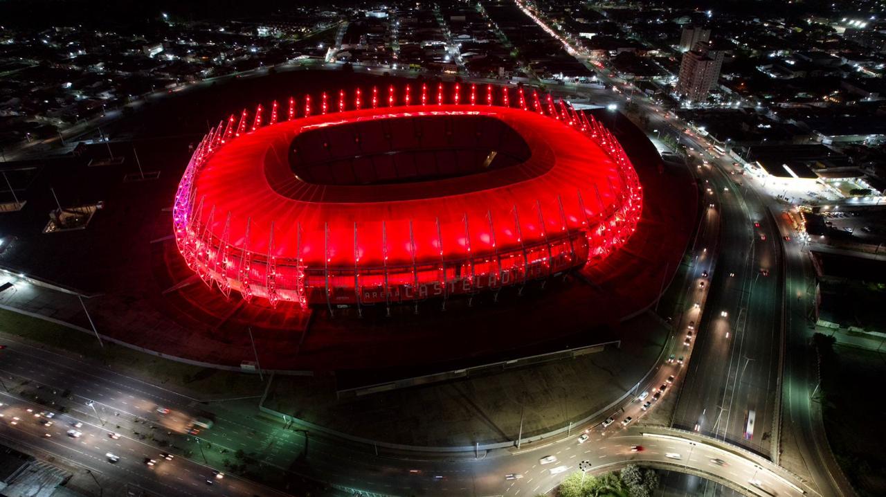 Arena Castelão será iluminada de vermelho em alusão à doação de sangue