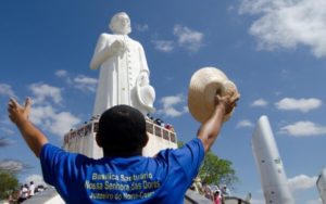 Evangélicos crescem e católicos recuam no Ceará, diz IBGE