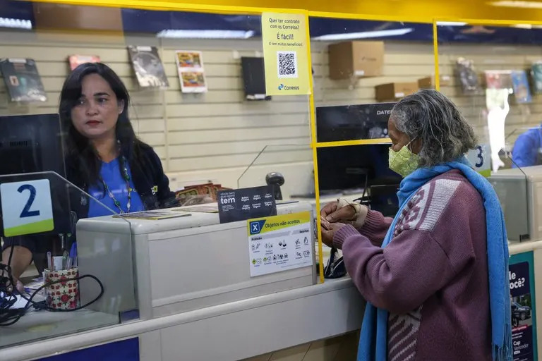 Beneficiários do INSS podem contestar cobranças indevidas nos Correios