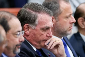 As novas sanções, segundo Bolsonaro, podem ser evitadas caso o presidente Lula abra um diálogo com o governo dos Estados Unidos - (Foto: Reprodução/Internet)