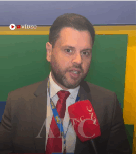 Em entrevista à REDE ANC, Marcelo Mota destacou o papel de Fernanda Pacobahyba à frente do FNDE, com um olhar especial para os cearenses - (Foto: REDE ANC)