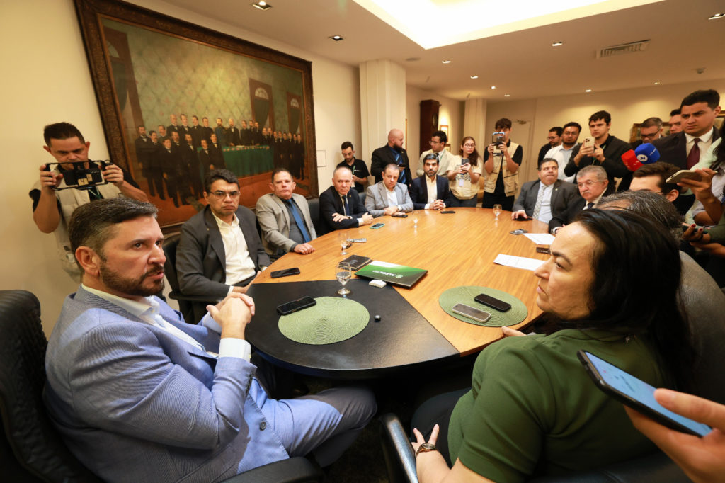 Presidente da Alece, Romeu Aldigueri recebeu elogios dos parlamentares que forma a bancada da oposição na Casa . Parlamentares destacaram a atenção de Aldigueri para as pautas levadas ao gabinete da presidência - (Foto: Divulgação)