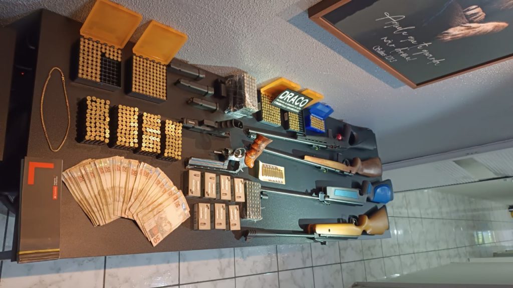 Polícia Civil prende 18 em operação contra facção ligada a provedores de internet