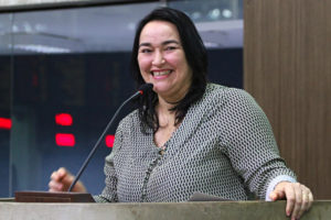 Com iniciativa de Dra. Silvana, Alece realiza 1º Seminário Estadual de Fibromialgia