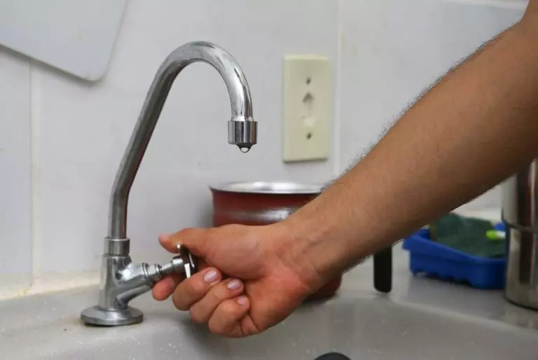 Obras de ampliação interrompem fornecimento de água em Caucaia