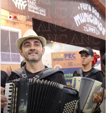 A Escola de Música Feitosa tem oportunizado crianças e jovens através de um projeto identificado com a cultura local - (Foto: REDE ANC)
