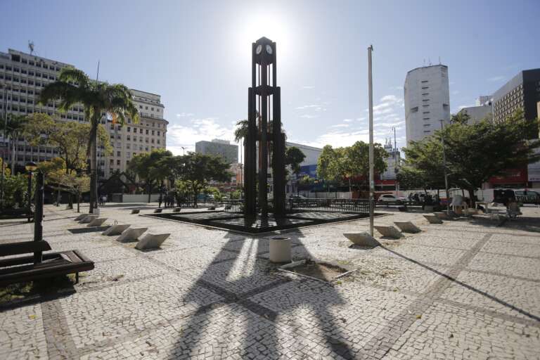Praça do Ferreira passa por revitalização com investimento de R$ 8 milhões