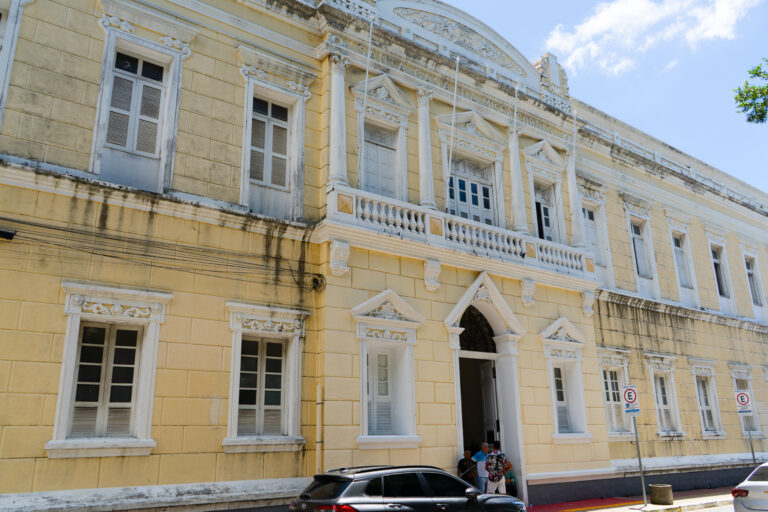 Prefeitura assume Santa Casa e lança mutirão para cirurgia de catarata em Fortaleza