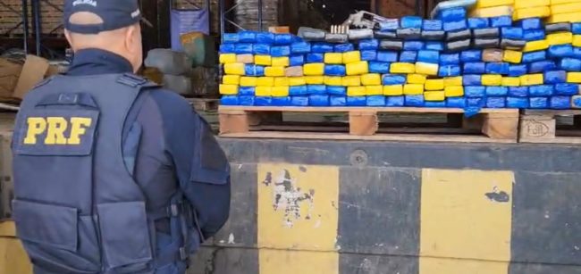 PRF apreende 200 kg de drogas e duas toneladas de produtos falsificados no interior