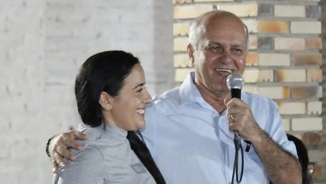 Prefeito e vice de Barroquinha mantêm mandatos após decisão do TRE-CE