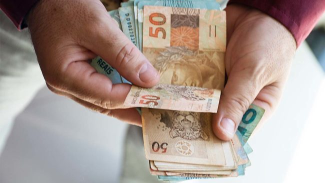 Primeira parcela do 13º salário reforça economia do Ceará com mais de R$ 3 bilhões
