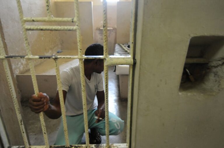 Relatório denuncia tortura, abandono e racismo em manicômios ligados ao Judiciário