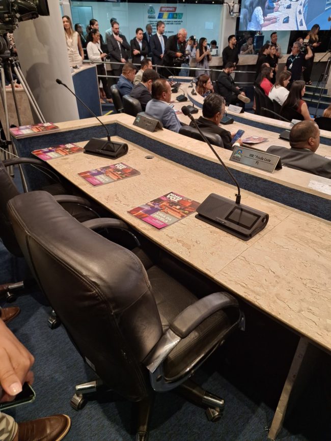Alguns membros da bancada do PL estavam em outras atividades, a exemplo de Bella Carmelo, que cumpriu agenda no interior - (Foto: REDE ANC)