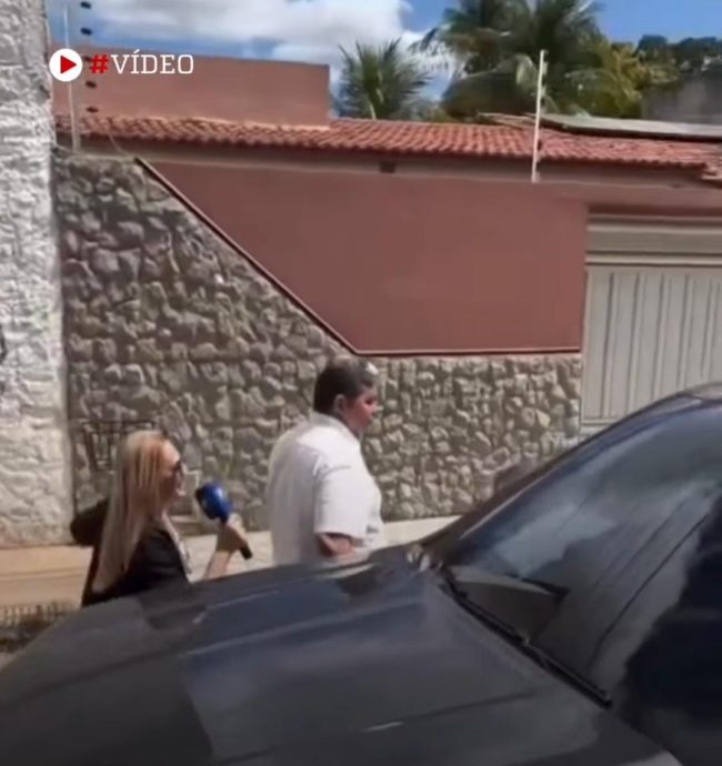 Sérgio Rufino agride repórter que iria consultar a versão do político sobre ação que pode torná-lo inelegível - (Foto: Reprodução)
