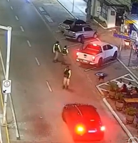 O motorista embriagado foi detido com o trabalho da inteligência, através das câmeras de videomonitoramento - (Foto: Reprodução)