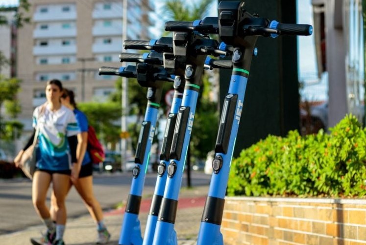 Plano de Reordenamento da Beira-Mar proíbe patinetes e triciclos no calçadão