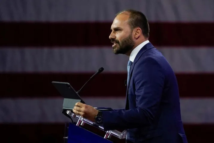 Base governista quer cassação de Eduardo Bolsonaro por articulações nos EUA