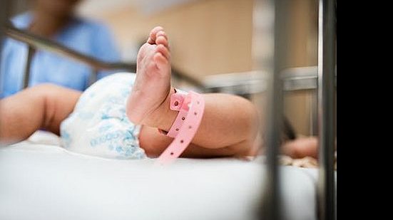 Justiça inclui bebê em fila de adoção após entrega irregular em Quixeramobim